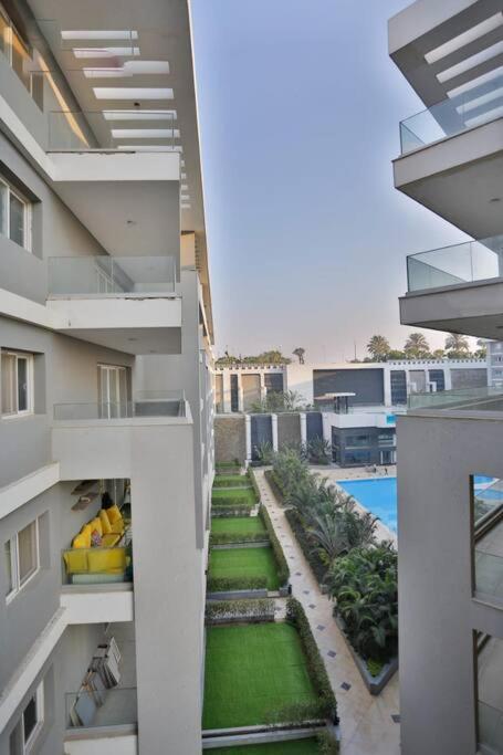 Parkside Boutique 3 Bbr Serviced Apartment - Ocean Blue - Near Airport Kairo Eksteriør billede