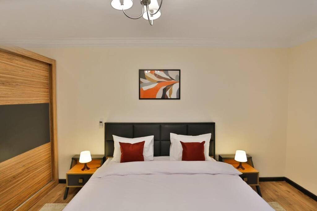 Parkside Boutique 3 Bbr Serviced Apartment - Ocean Blue - Near Airport Kairo Eksteriør billede